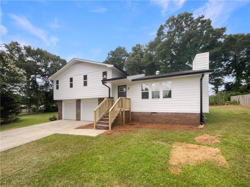 Image for property 105 Woodbine Drive, Carrollton, GA 30117
