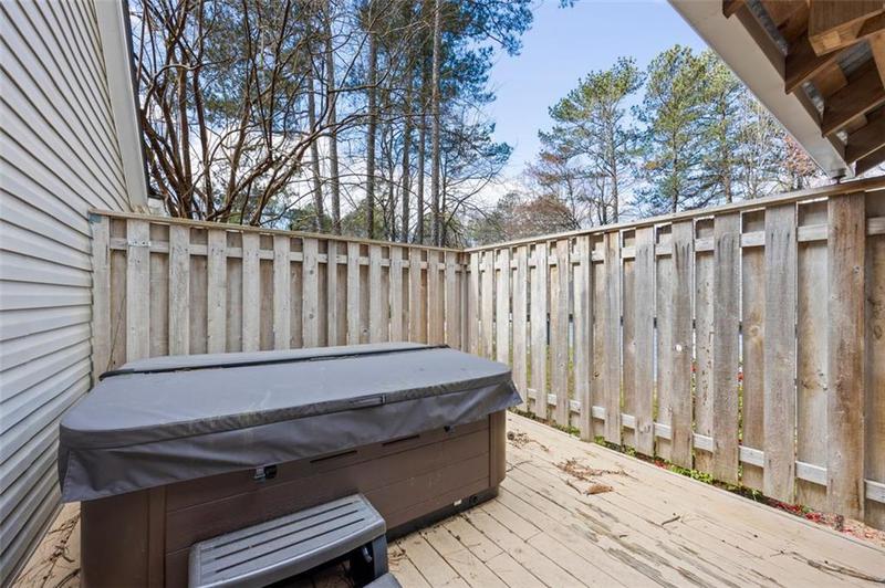Image for property 978 Mill Bend, Kennesaw, GA 30152