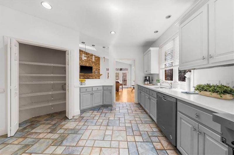 Image for property 6137 White Oak Drive, Flowery Branch, GA 30542