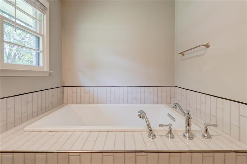 Image for property 5174 Mcever Road, Oakwood, GA 30566