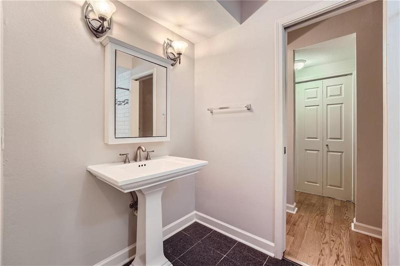 Image for property 3777 Peachtree Road 434, Brookhaven, GA 30319