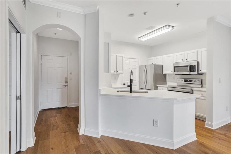 Image for property 5641 Roswell Road 101, Atlanta, GA 30342