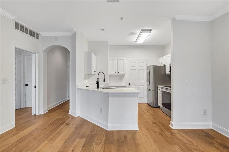 Image for property 5641 Roswell Road 101, Atlanta, GA 30342