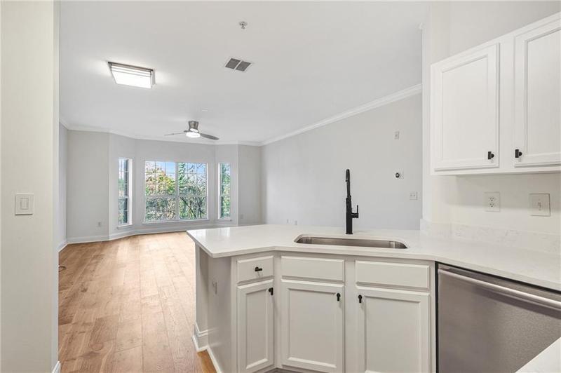 Image for property 5641 Roswell Road 101, Atlanta, GA 30342