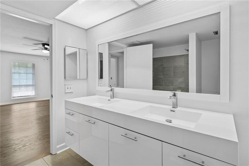 Image for property 6851 Roswell Road F33, Sandy Springs, GA 30328