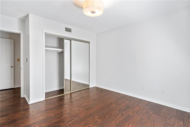 Image for property 6851 Roswell Road F33, Sandy Springs, GA 30328
