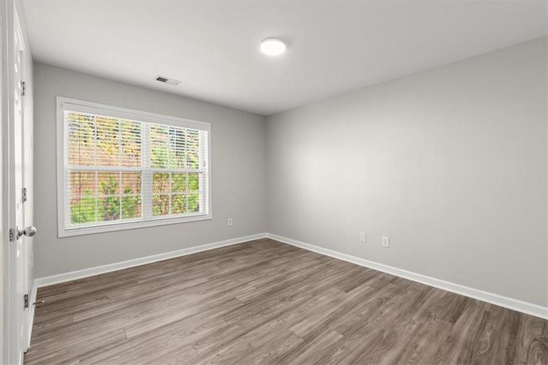 Image for property 911 Queensbrooke Way, Mableton, GA 30126