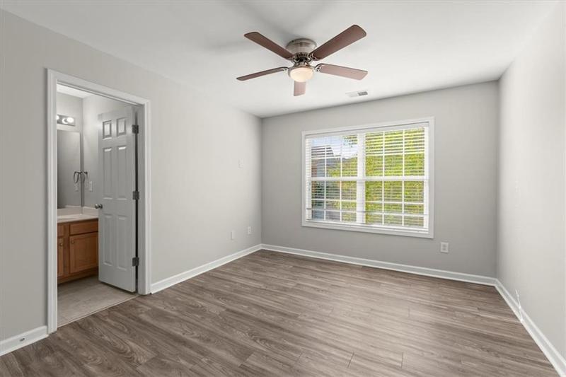 Image for property 911 Queensbrooke Way, Mableton, GA 30126