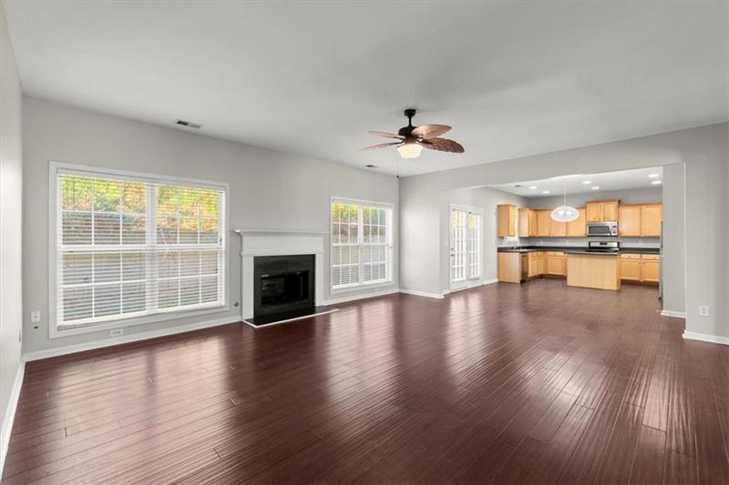 Image for property 911 Queensbrooke Way, Mableton, GA 30126