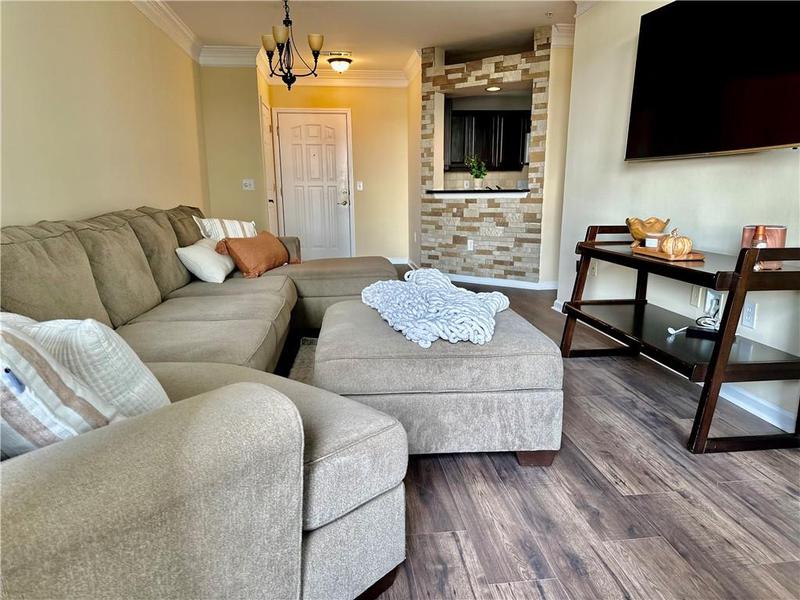 Image for property 3334 Peachtree Road 1505, Atlanta, GA 30326