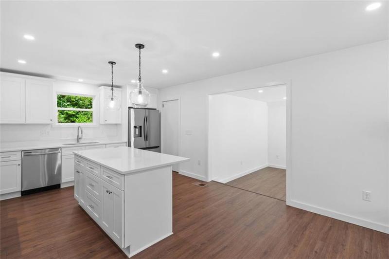 Image for property 401 COTTONWOOD Drive, Woodstock, GA 30189