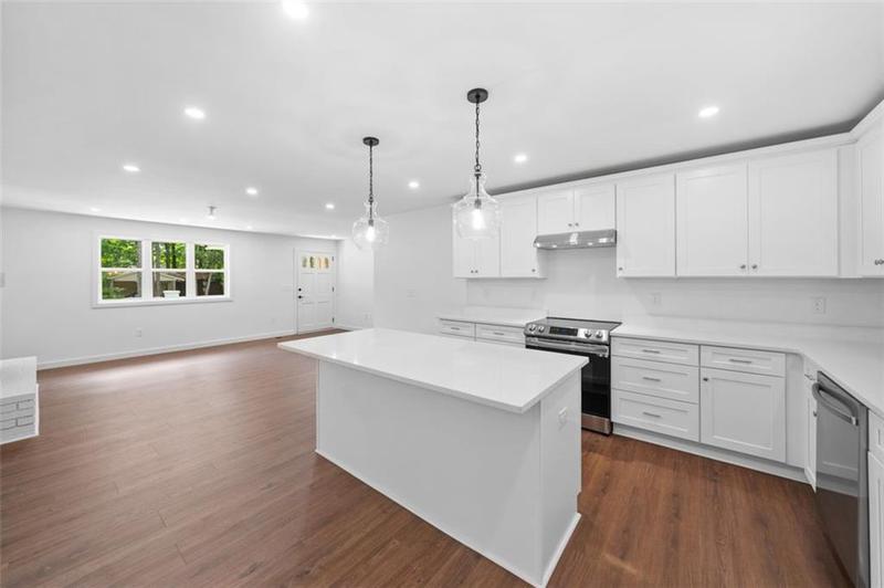 Image for property 401 COTTONWOOD Drive, Woodstock, GA 30189