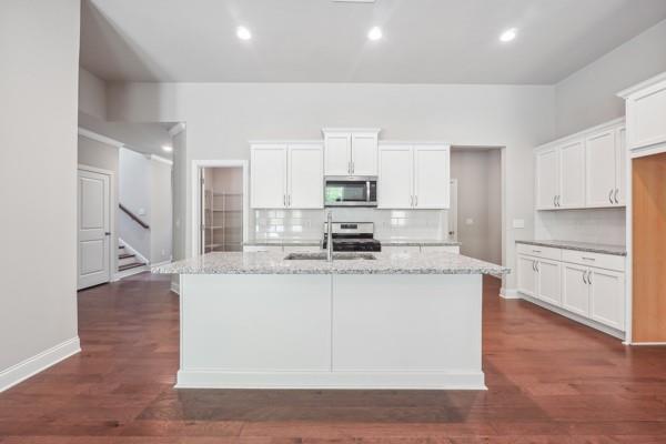 Image for property 376 Lakeside Court, Canton, GA 30114