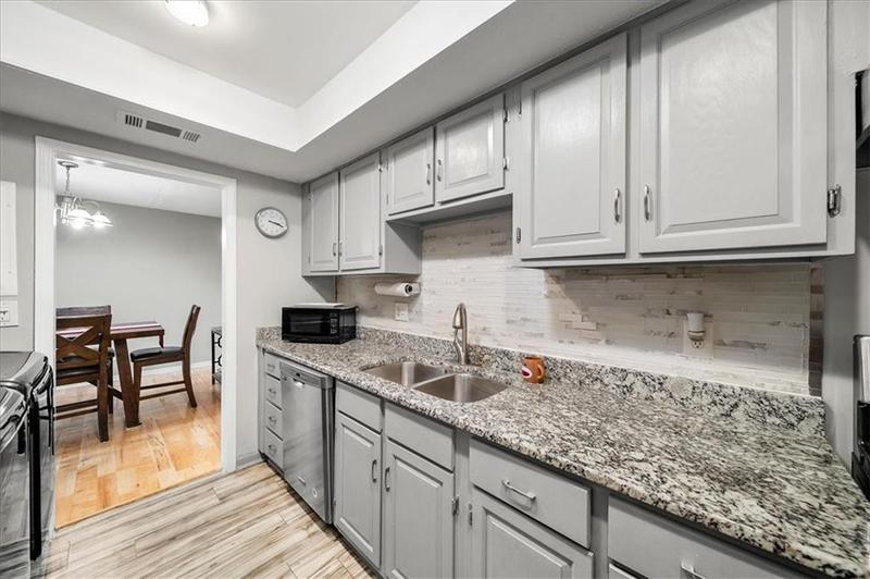 Image for property 6851 Roswell Road H12, Atlanta, GA 30328