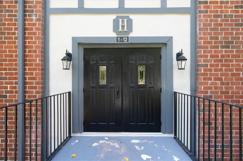 Image for property 6851 Roswell Road H12, Atlanta, GA 30328