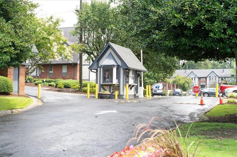 Image for property 6851 Roswell Road H12, Atlanta, GA 30328