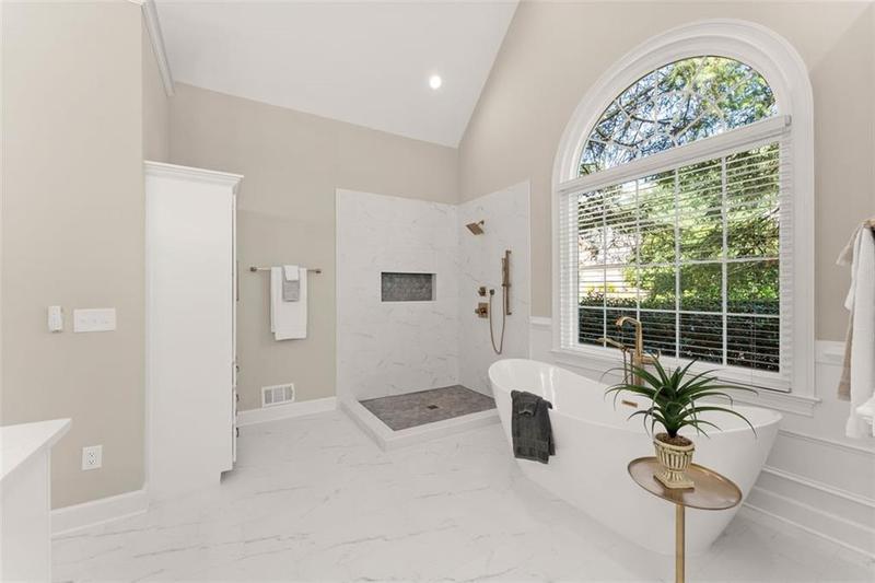 Image for property 5650 PRESERVE Circle, Alpharetta, GA 30005