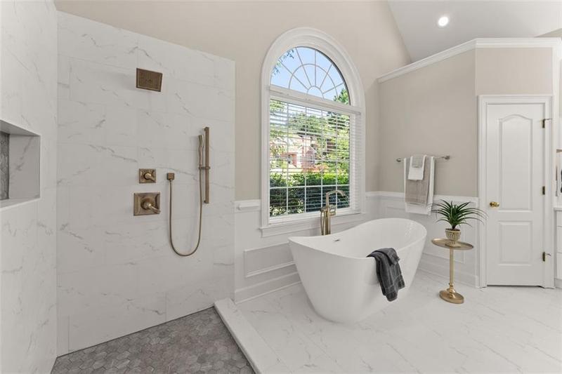 Image for property 5650 PRESERVE Circle, Alpharetta, GA 30005