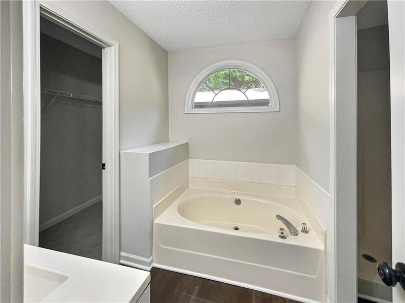 Image for property 10181 Commons Xing Crossing, Jonesboro, GA 30238