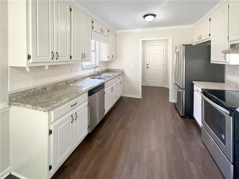 Image for property 10181 Commons Xing Crossing, Jonesboro, GA 30238