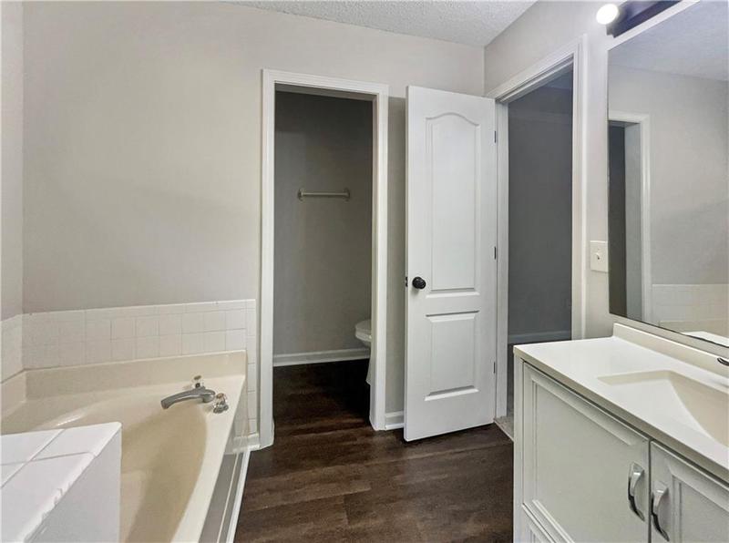 Image for property 10181 Commons Xing Crossing, Jonesboro, GA 30238