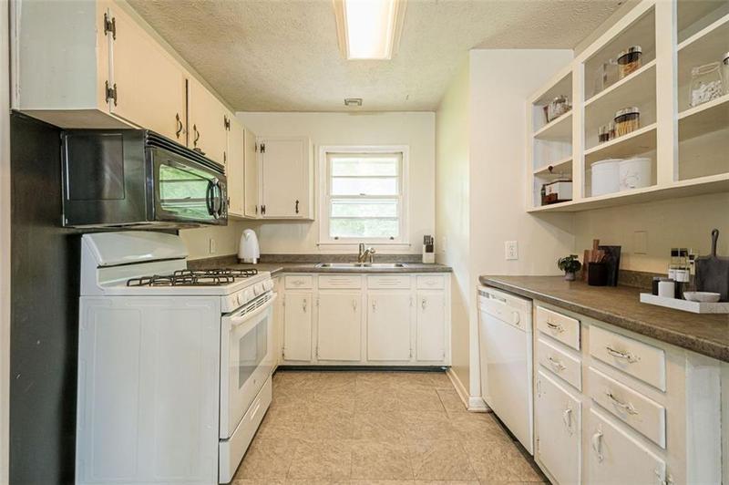 Image for property 1860 Posten Lane, Mableton, GA 30126