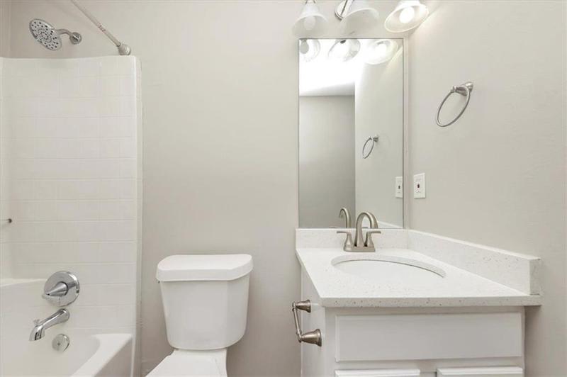 Image for property 6578 CHESTNUT OAKS Ridge, Lithonia, GA 30038