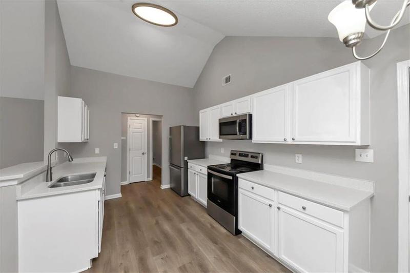 Image for property 6578 CHESTNUT OAKS Ridge, Lithonia, GA 30038