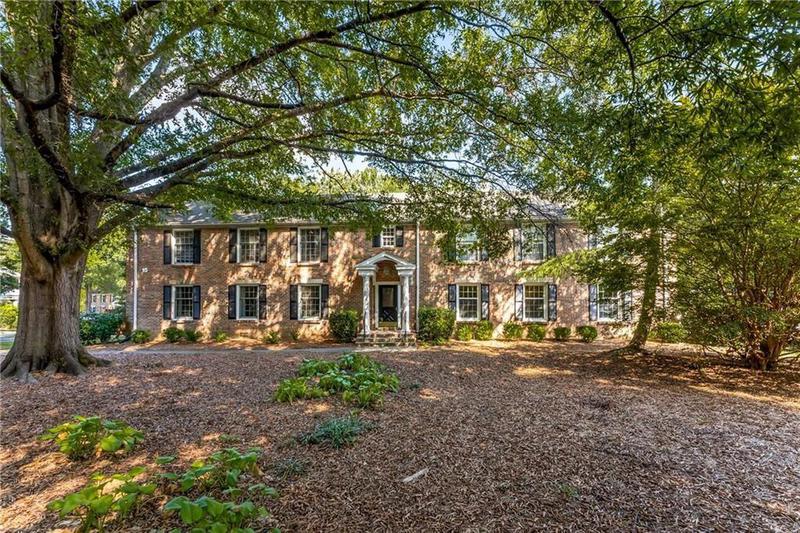 Image for property 6700 Roswell Road 15B, Atlanta, GA 30328