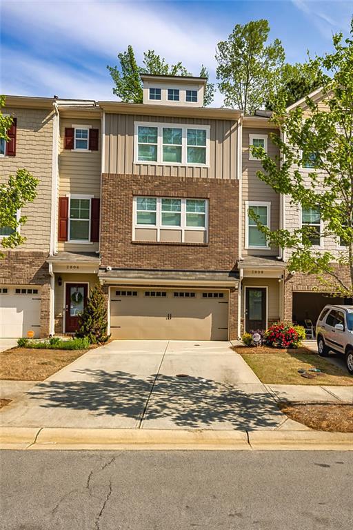 Image for property 2808 White Oak Lane, Decatur, GA 30032