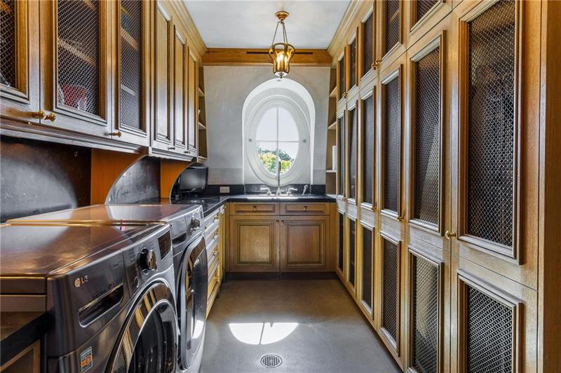 Image for property 2288 Peachtree Road 6, Atlanta, GA 30305