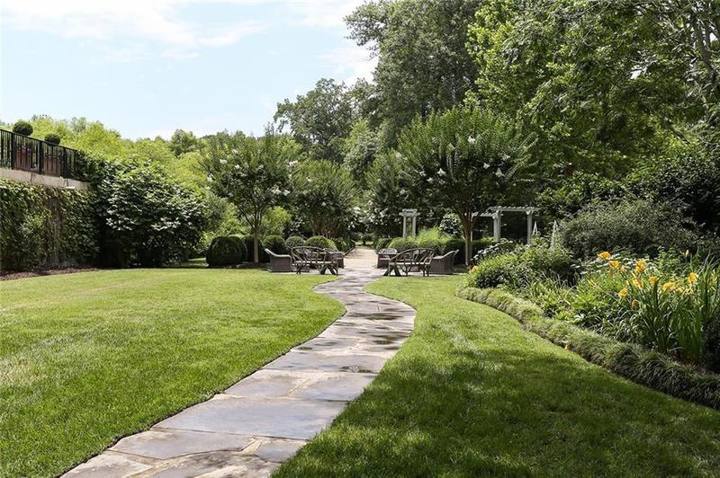 Image for property 2288 Peachtree Road 6, Atlanta, GA 30305