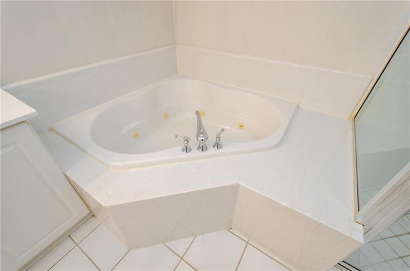 Image for property 211 Colonial Homes Drive 2304, Atlanta, GA 30309