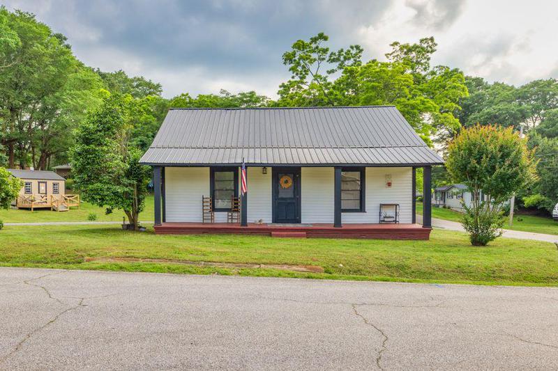 Image for property 99 HICKORY Street, Commerce, GA 30529