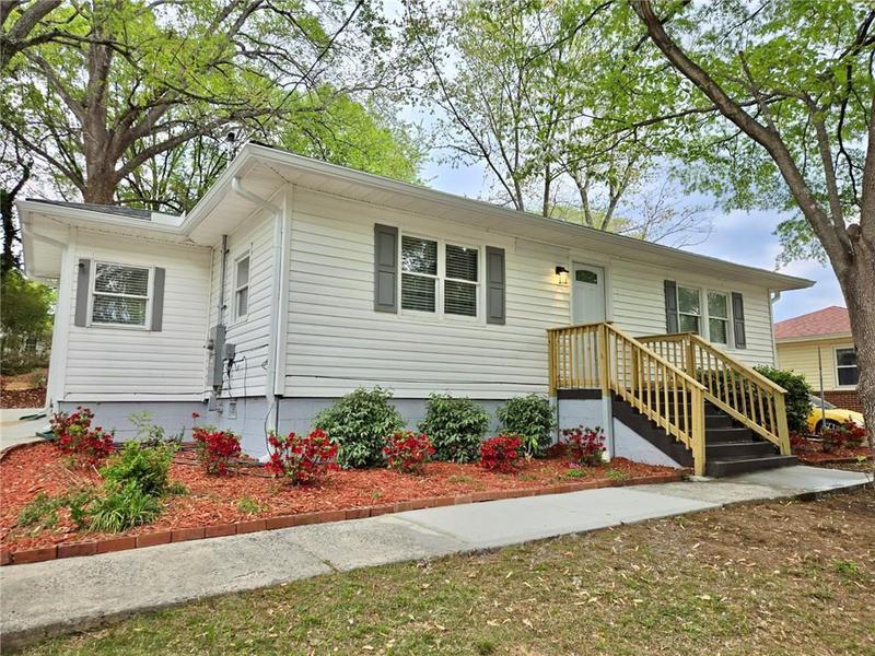 Image for property 2495 GLENDALE Circle, Smyrna, GA 30080