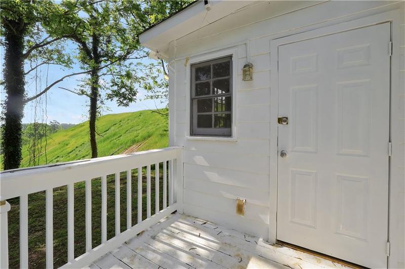 Image for property 4682 Stonewall Tell Rd, College Park, GA 30349