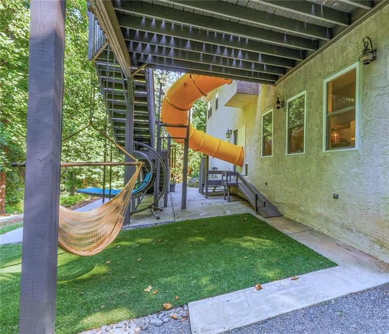 Image for property 27 Danbury Hill Coweta, Sharpsburg, GA 30277