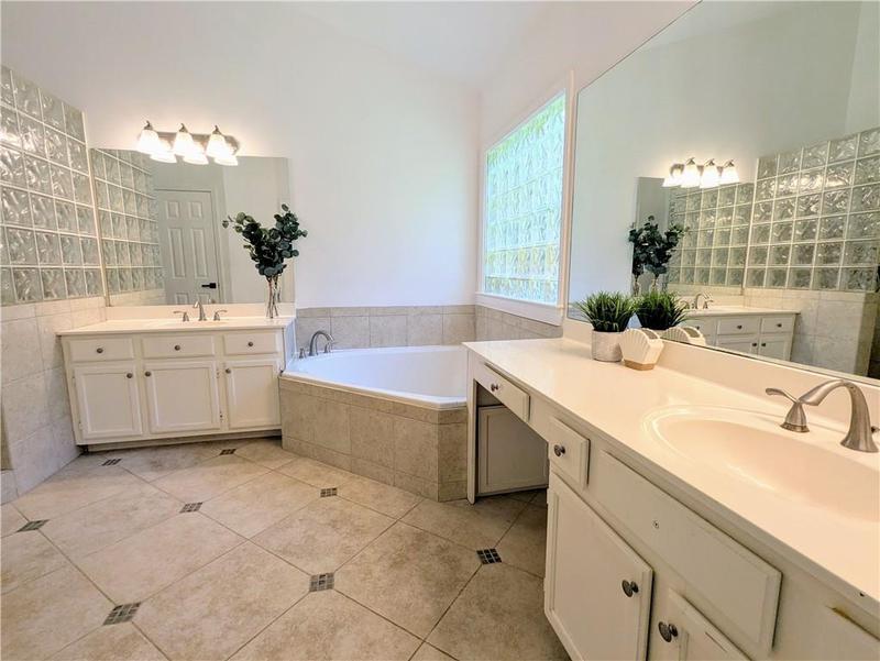Image for property 11750 Ashwick Place, Alpharetta, GA 30005