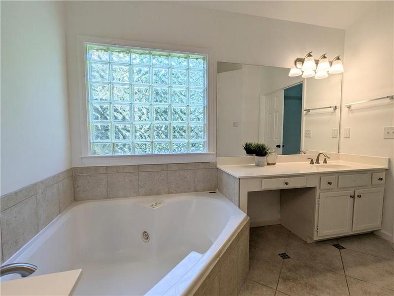 Image for property 11750 Ashwick Place, Alpharetta, GA 30005