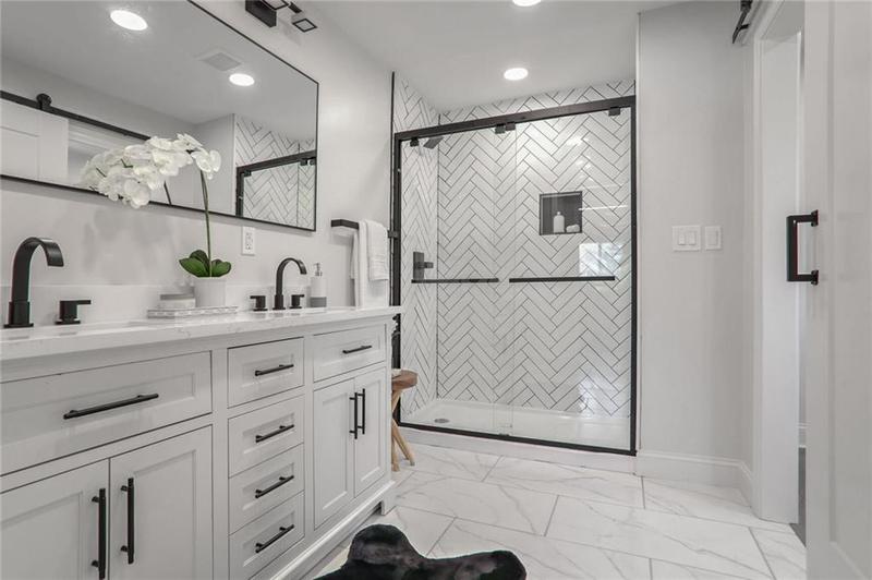 Image for property 3611 Hillsborough Lane, Decatur, GA 30032