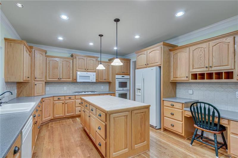Image for property 3012 Chattahoochee Trace, Gainesville, GA 30506