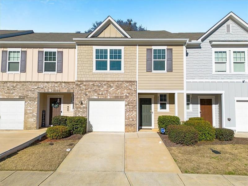 Image for property 3232 Tarian Way, Decatur, GA 30034