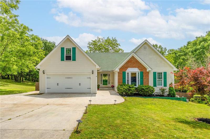 Image for property 1426 Wyntercreek Drive, Hoschton, GA 30548