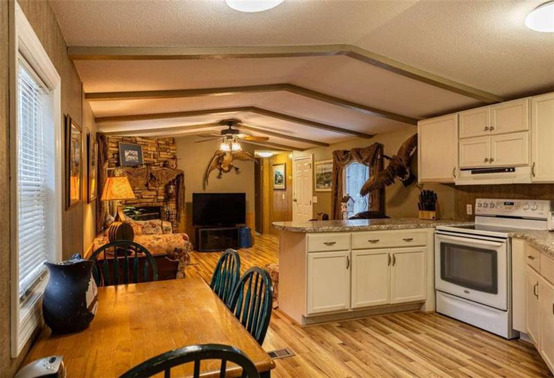Image for property 7168 Blacks Bluff Road, Cave Spring, GA 30124