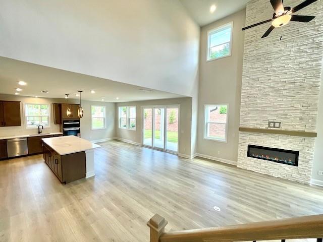 Image for property 719 Crossroad Court, Powder Springs, GA 30127