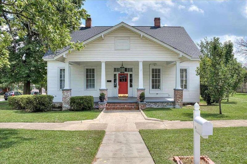 Image for property 304 7th Street, Waynesboro, GA 30830