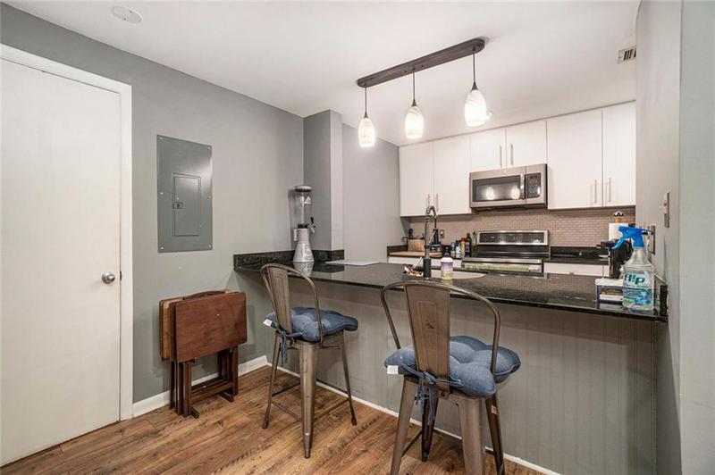 Image for property 3501 Roswell Road 211, Atlanta, GA 30305