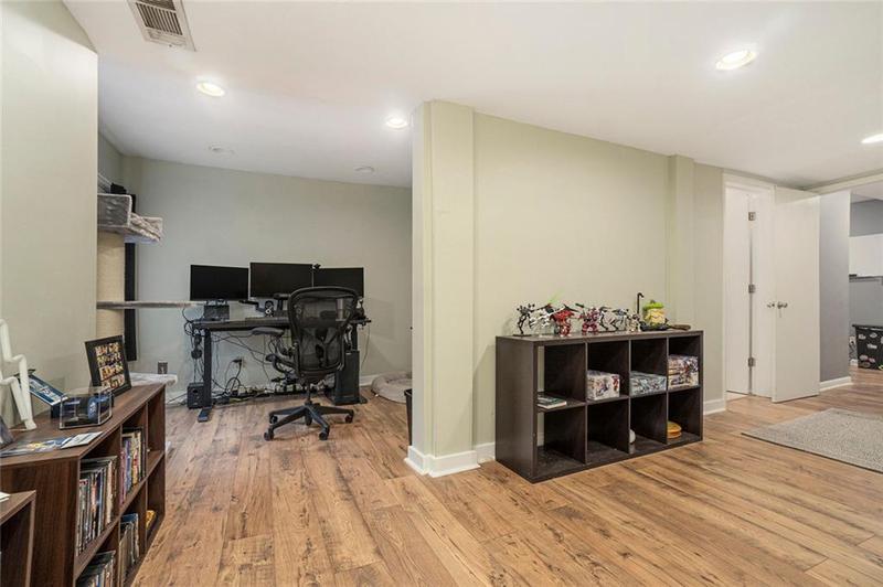 Image for property 3501 Roswell Road 211, Atlanta, GA 30305