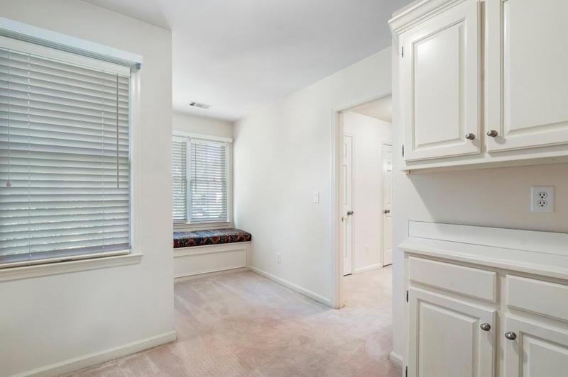 Image for property 940 Waters Reach Court, Alpharetta, GA 30022