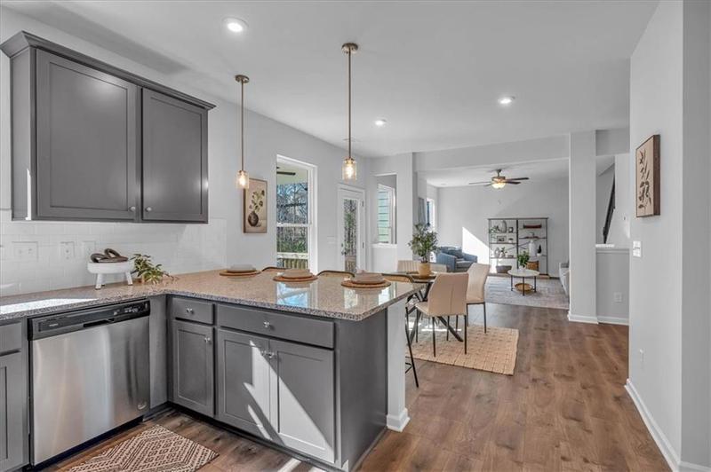 Image for property 10 Lakewood Court, Cartersville, GA 30120